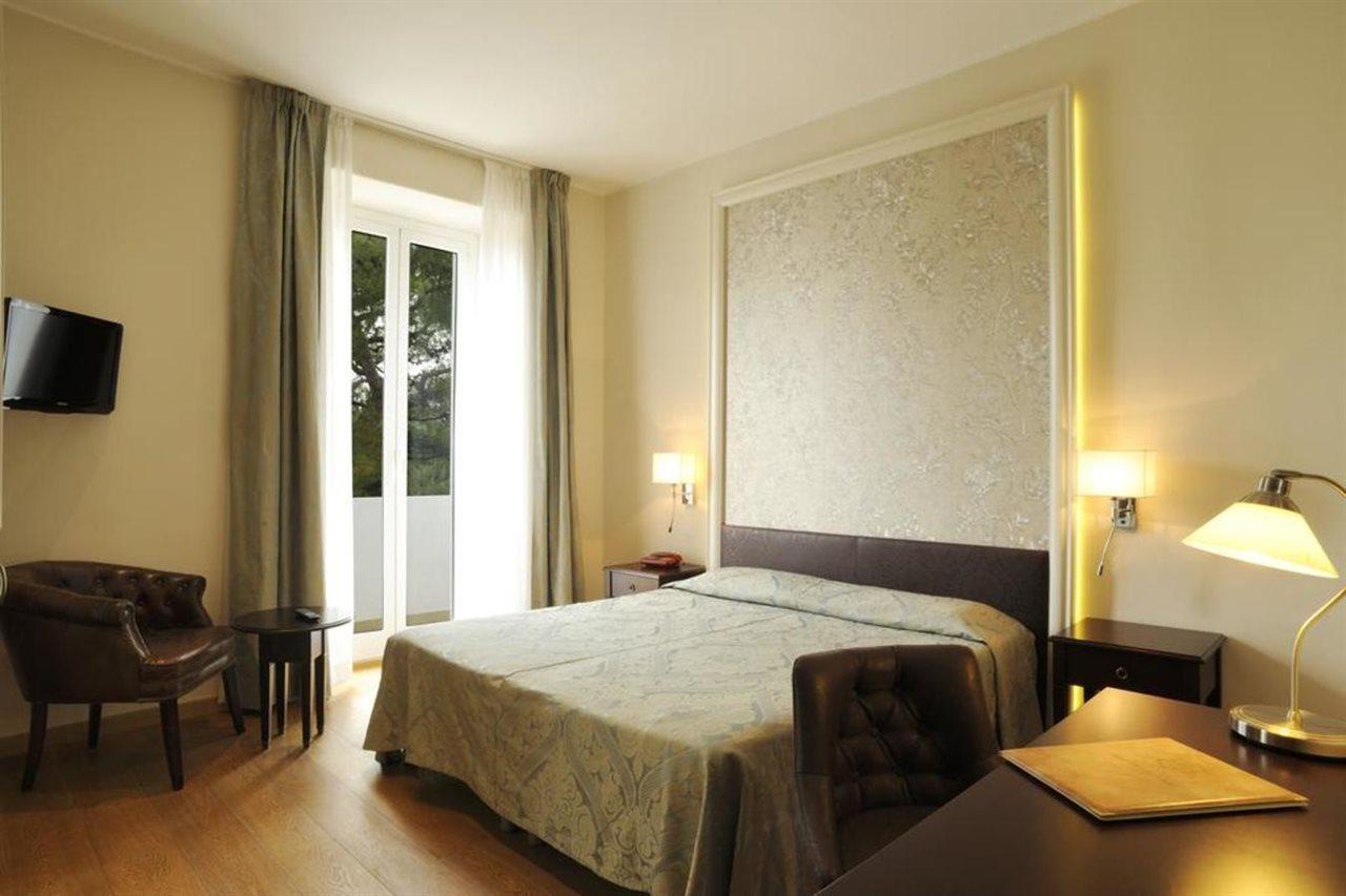 Hotel Mediterranee Γένοβα Εξωτερικό φωτογραφία